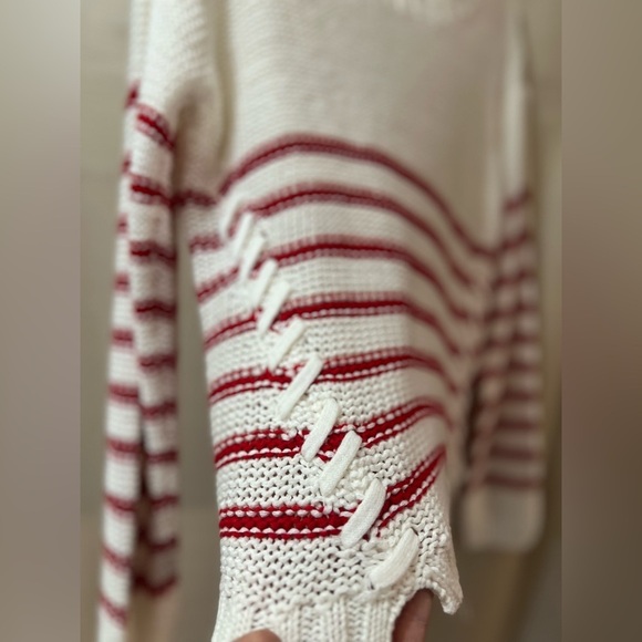 ⚫️ BOGO Oak and Ivy red and white lace up detail sweater size medium - Picture 2 of 7